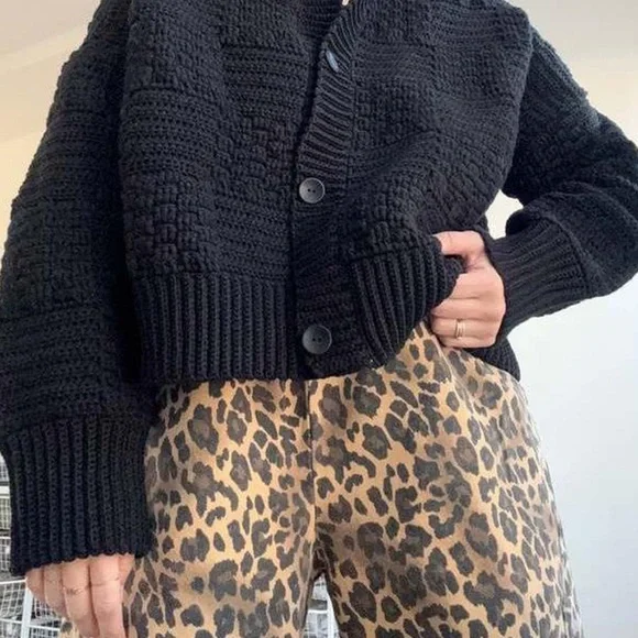 Le Bon Shoppe Leopard Print Wide-Leg cropped Pants - Picture 3 of 5